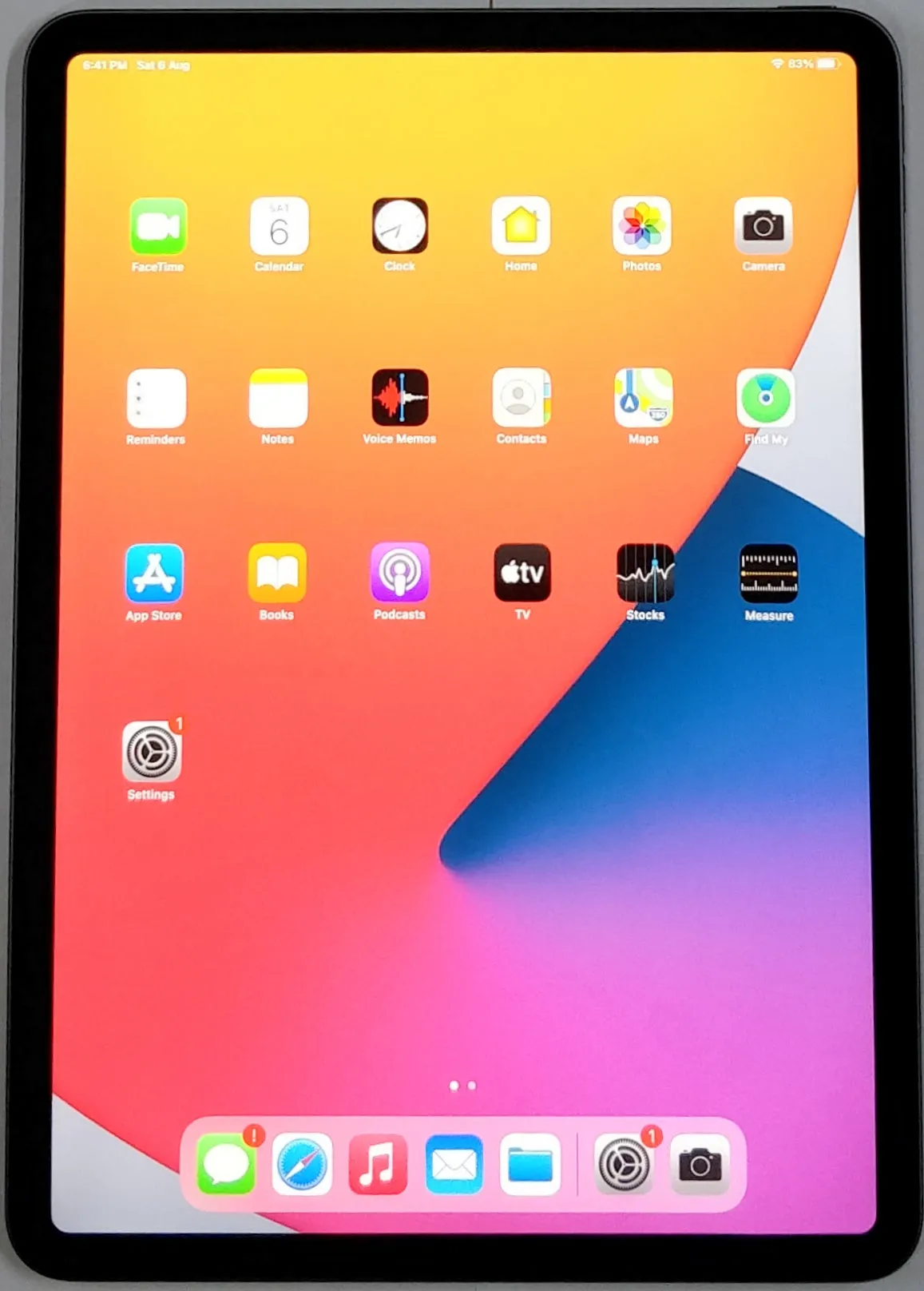 Apple iPad Pro 11-inch (2nd Generation) Wi-Fi   Cellular 128GB Gray (Good Condition)